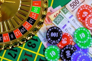 lunatogel login mobile app showing live-dealer table and sportsbook interface
